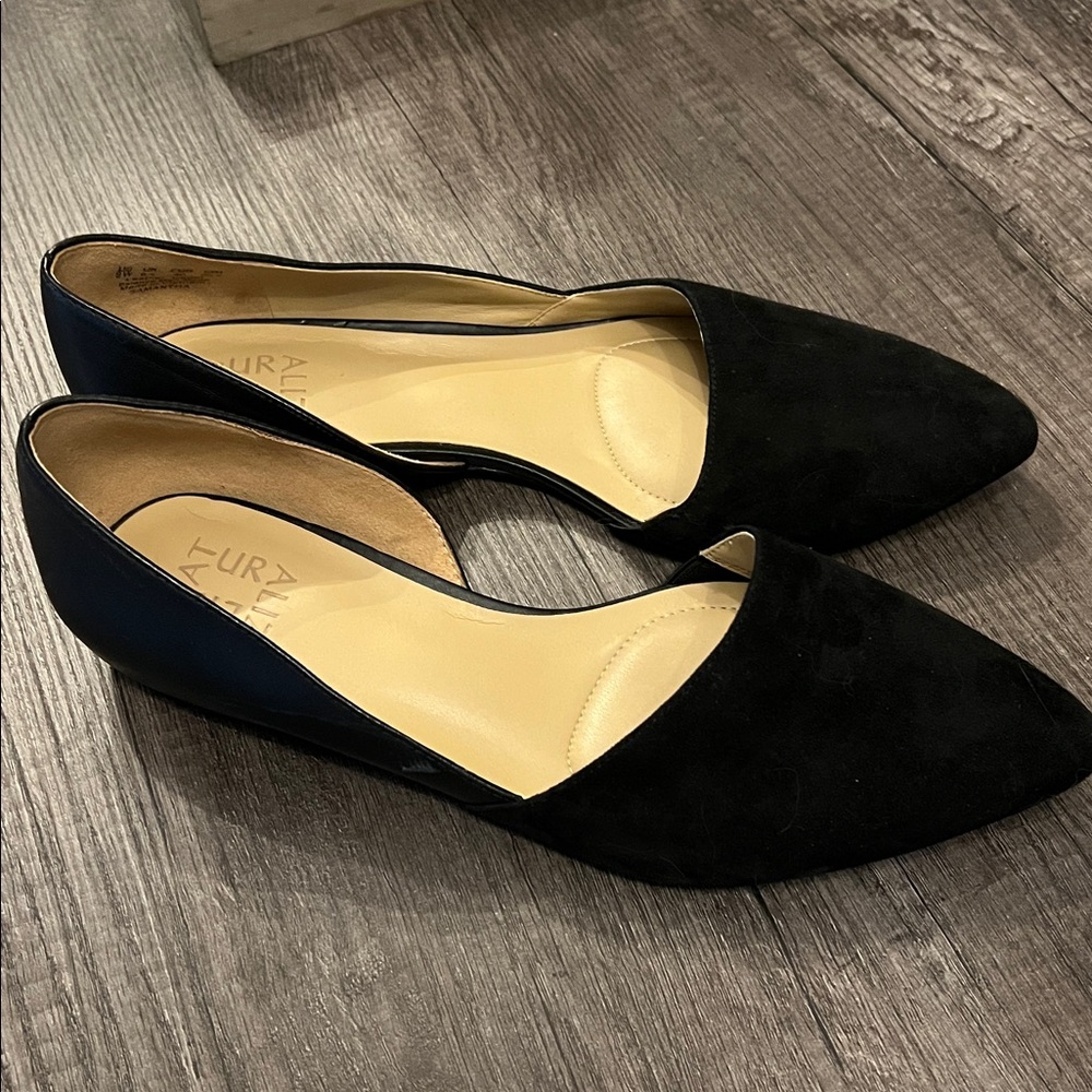 Naturalizer Black Flats